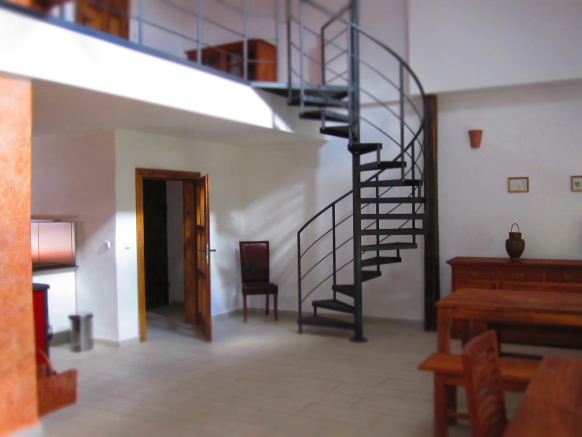 Holubník statečných žen králových Luže Exterior foto