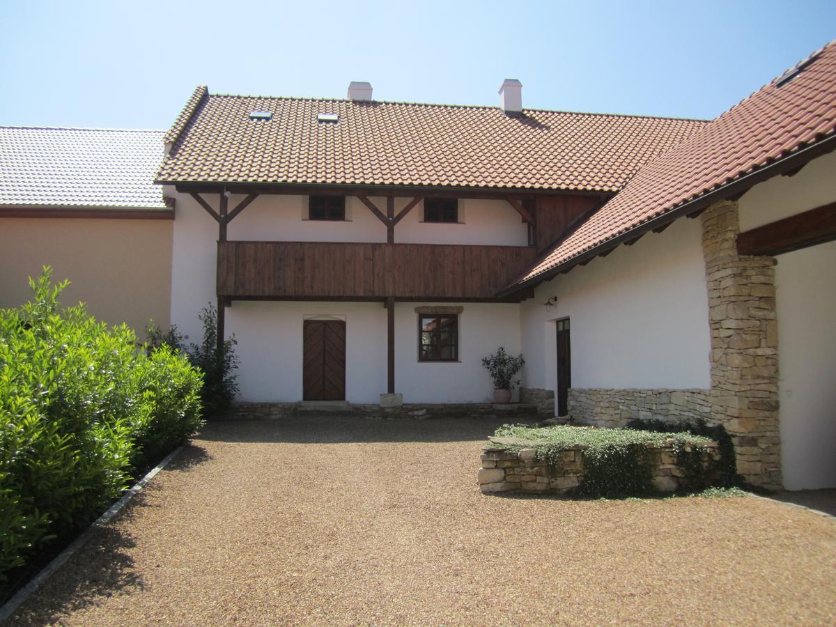 Holubník statečných žen králových Luže Exterior foto