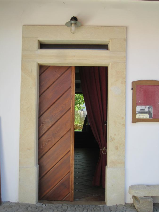 Holubník statečných žen králových Luže Exterior foto