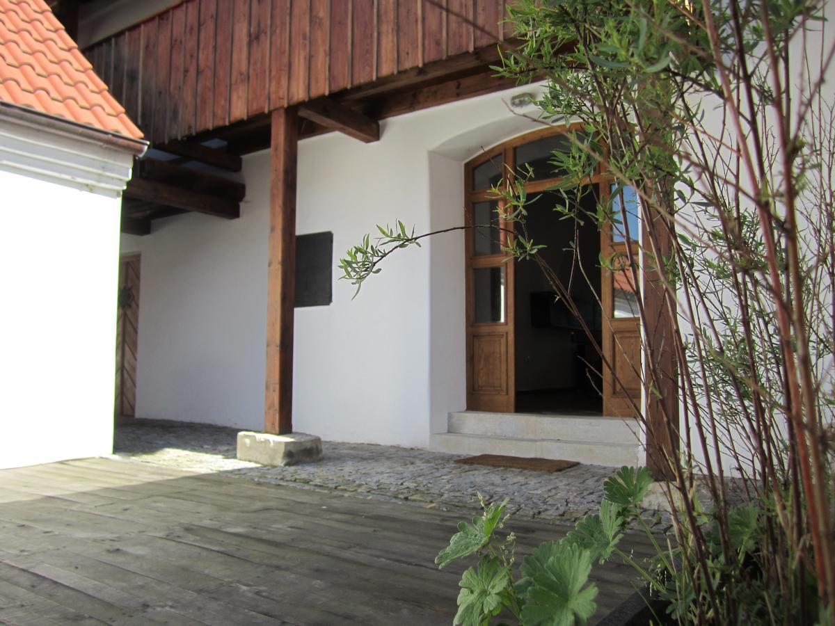 Holubník statečných žen králových Luže Exterior foto